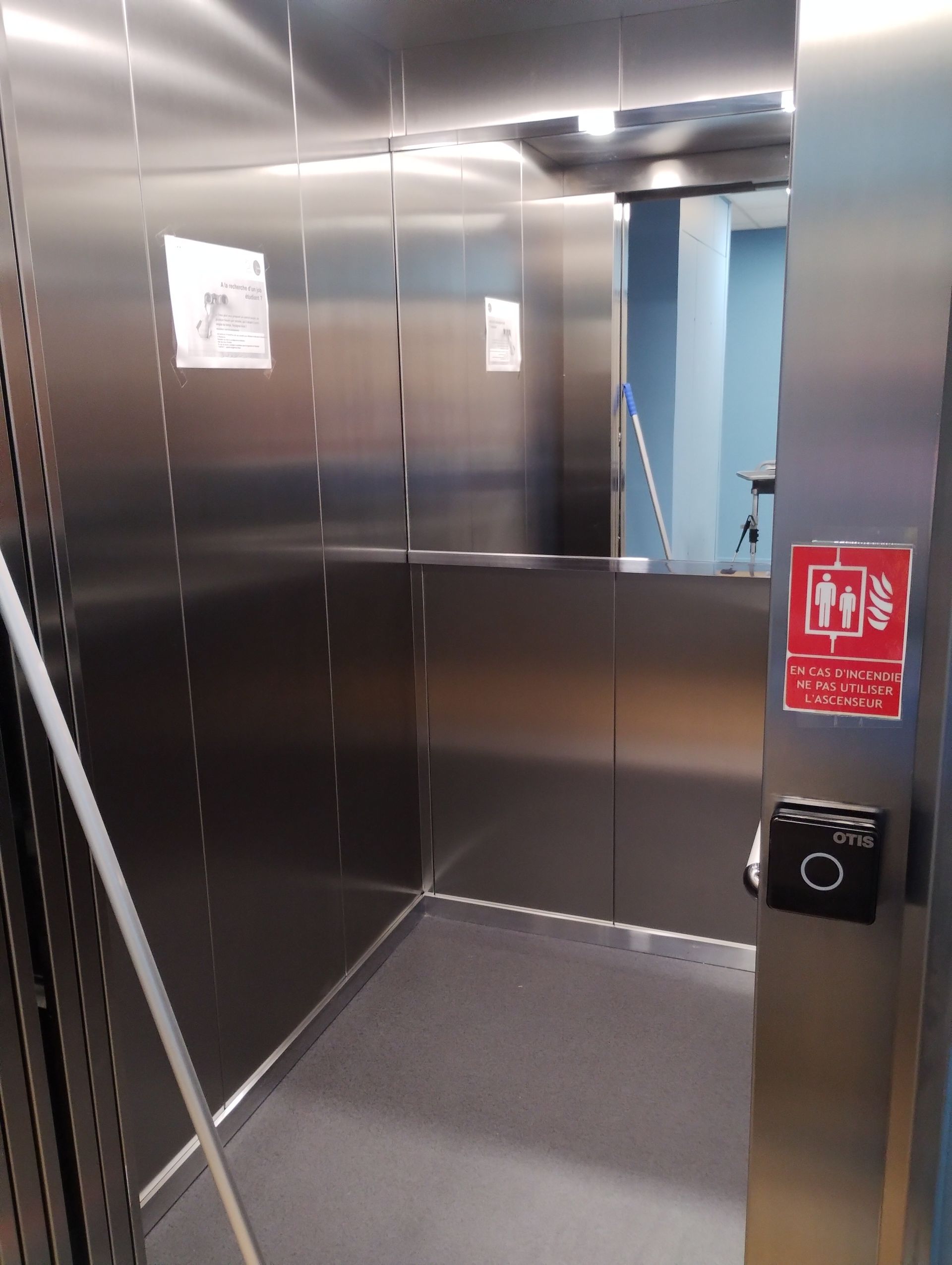 Nettoyage d'ascenseur