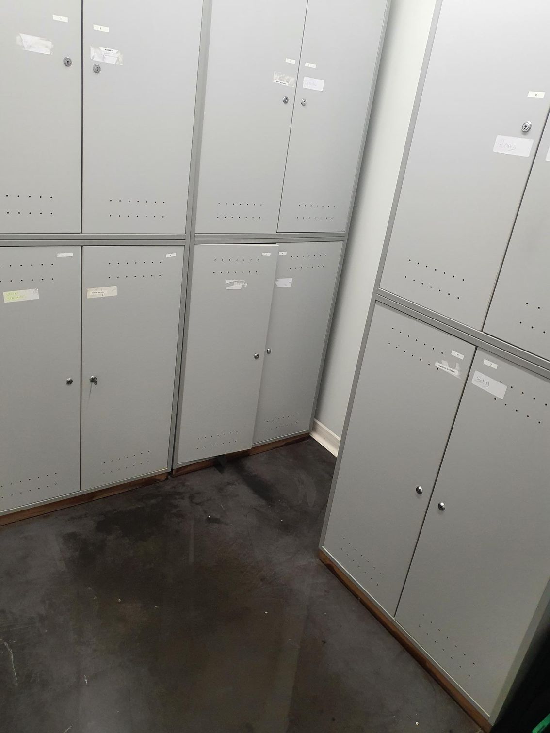 Casiers d'un vestiaire