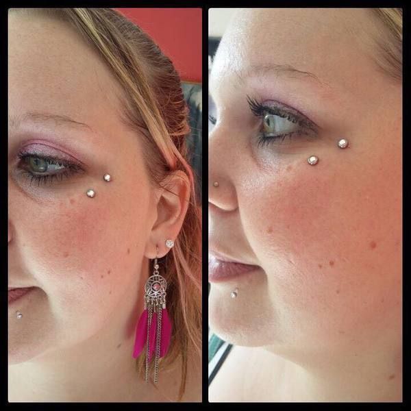 Piercing surface - sur la joue