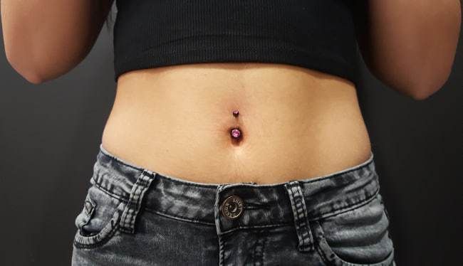 Piercing au nombril