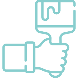 Une main tenant un pinceau