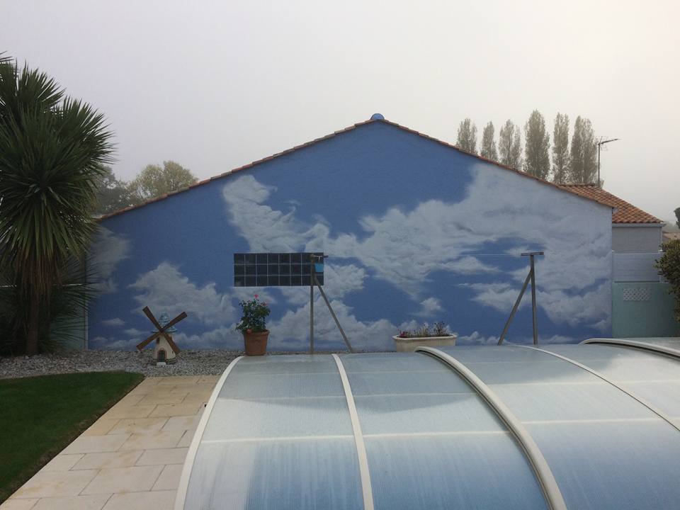Peinture extérieure avec un motif de nuages