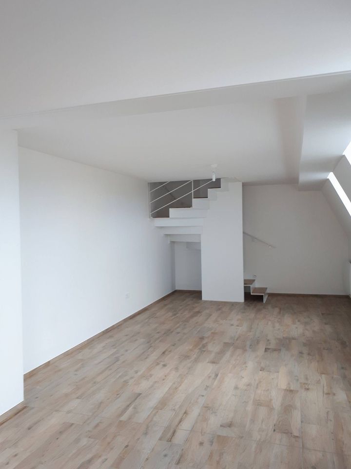 Intérieur appartement avec travaux de ratissage