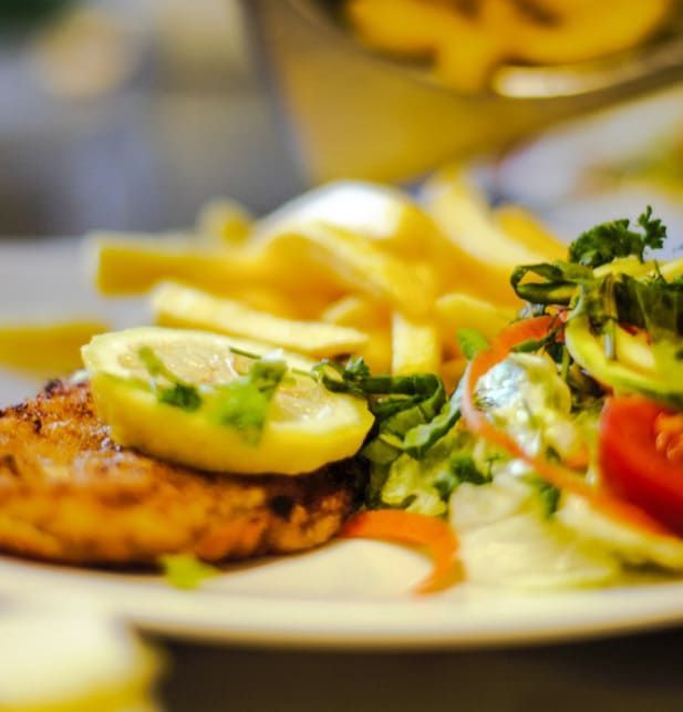 Schnitzel und Pommes