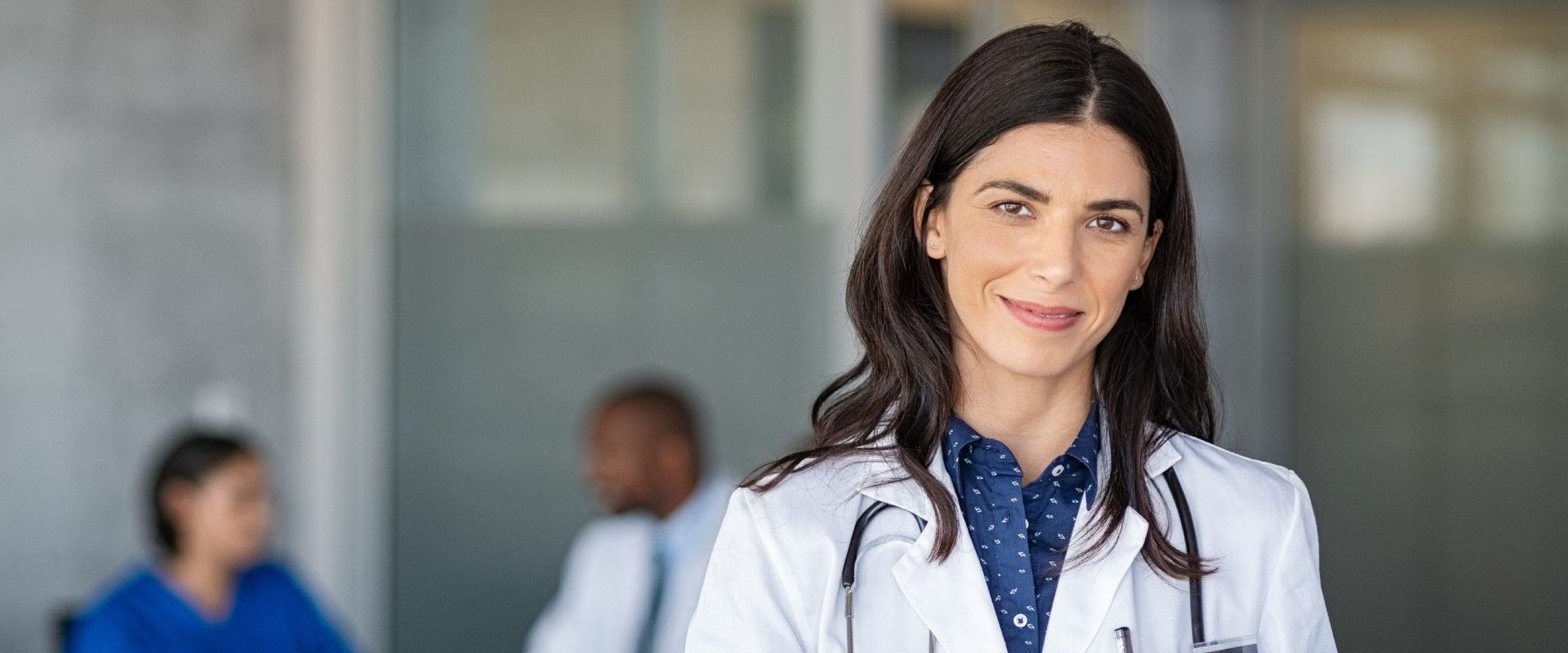 Ärztin mit Clipboard