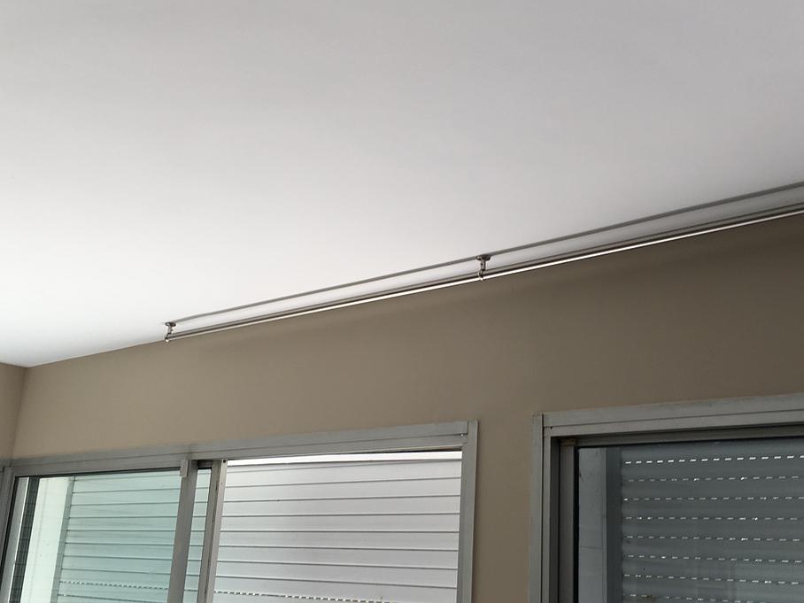Tringles supports plafond