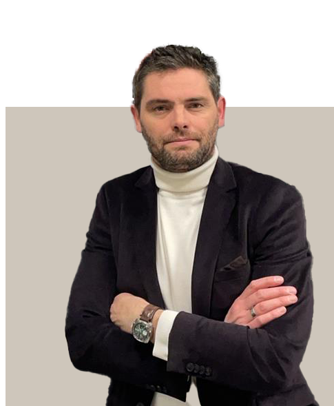 Associé de Procompta sur fond gris clair