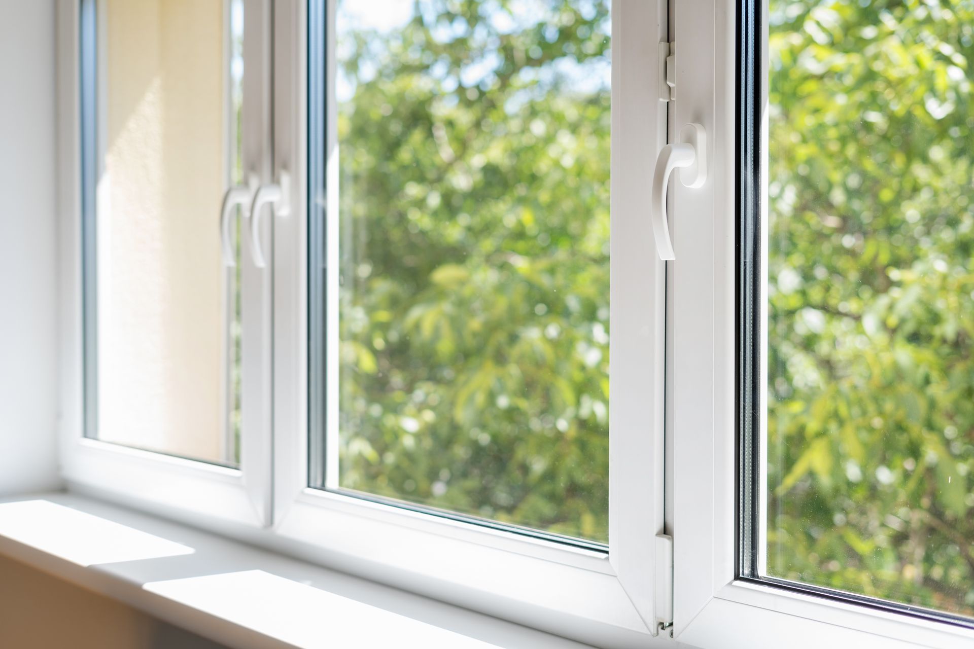 Fenêtre PVC avec ue peinture blanche