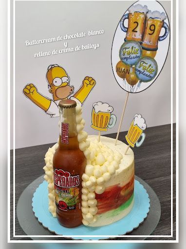 Un pastel con una botella de cerveza encima.