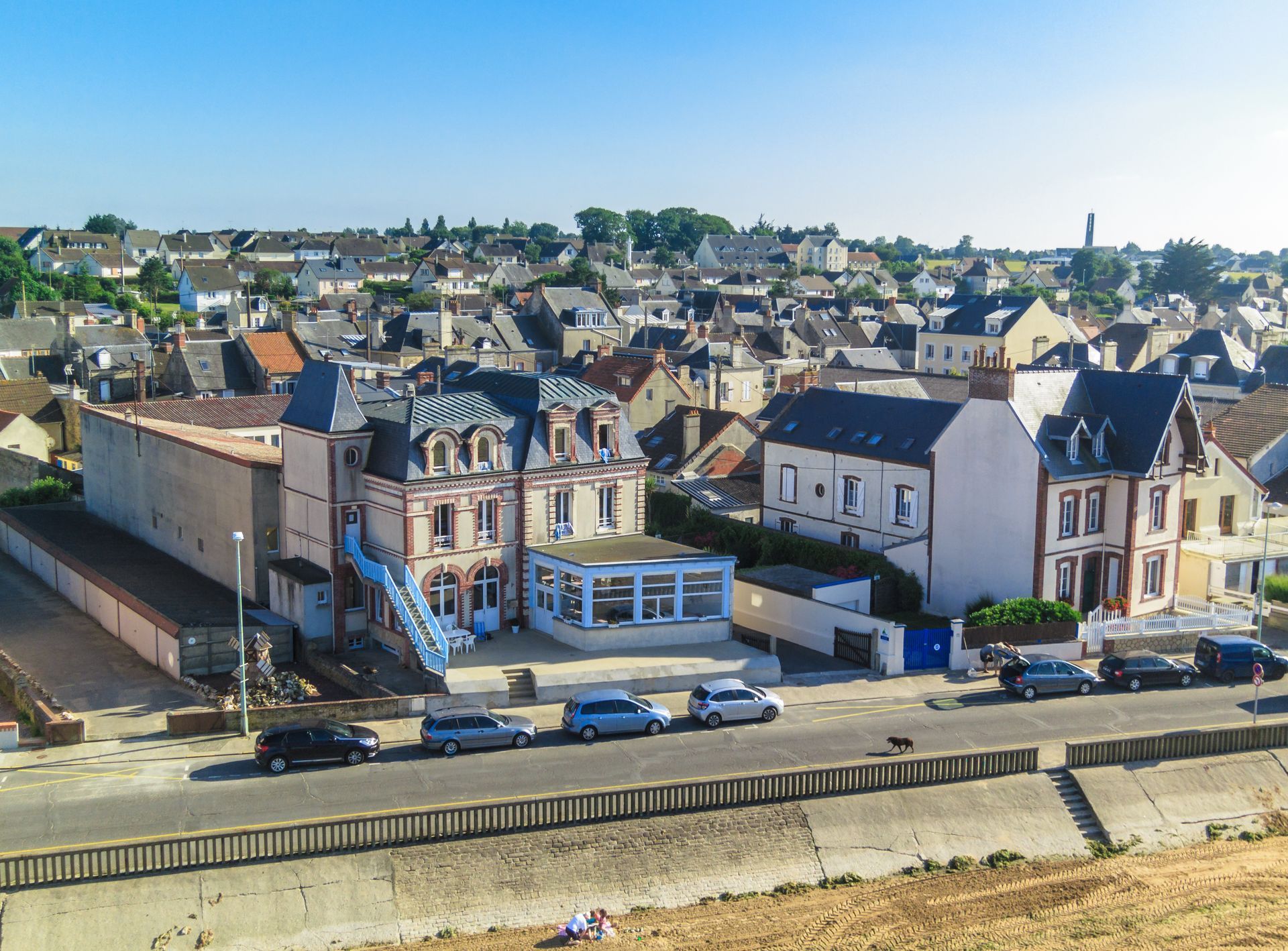 Le centre de Grandcamp-Maisy – « Les Aigues-Marines » 02