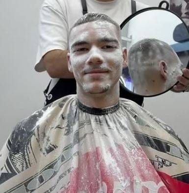 Gesichtspflege für einen Mann. Foto vom Ado Barbershop, Inh. Bijo