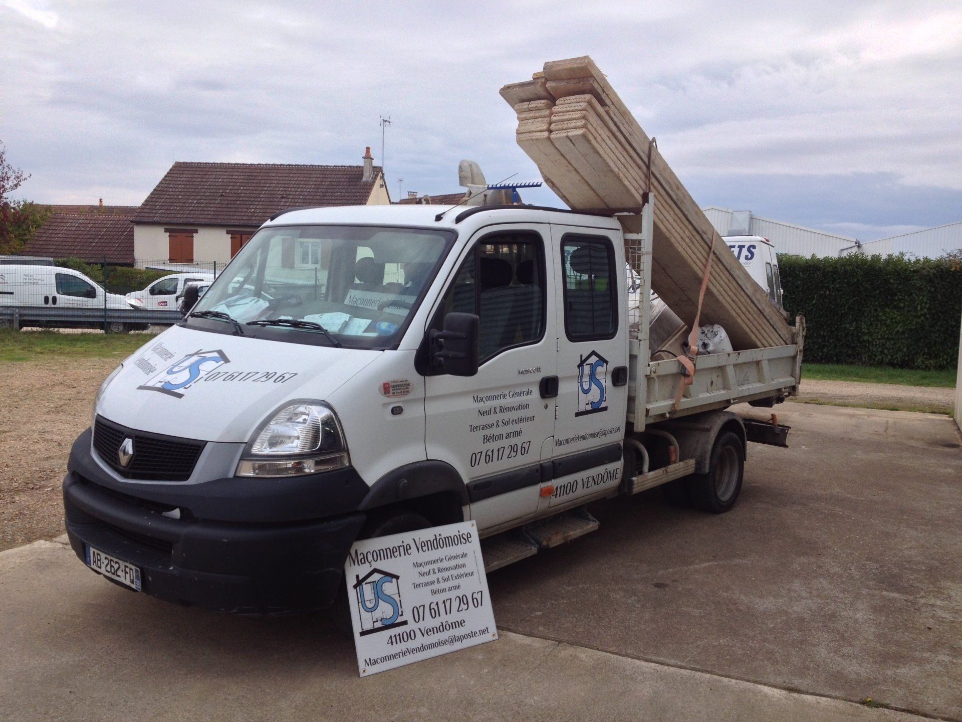 Marquage sur fourgon de chantier