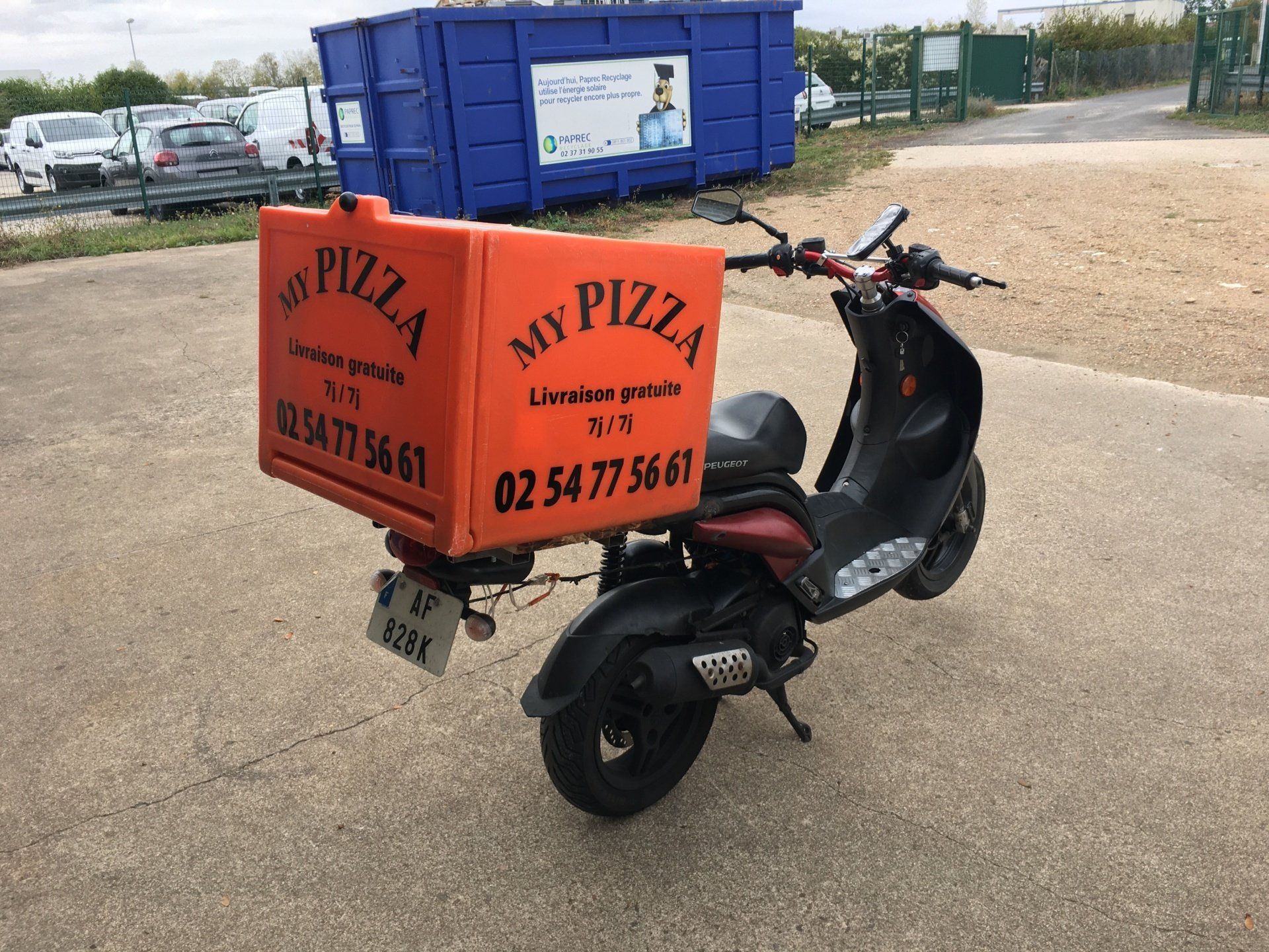 Marquage scooter pizzeria