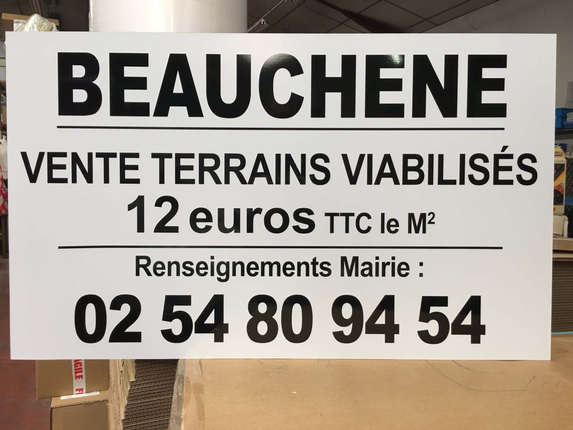 Panneau rigide signalétique