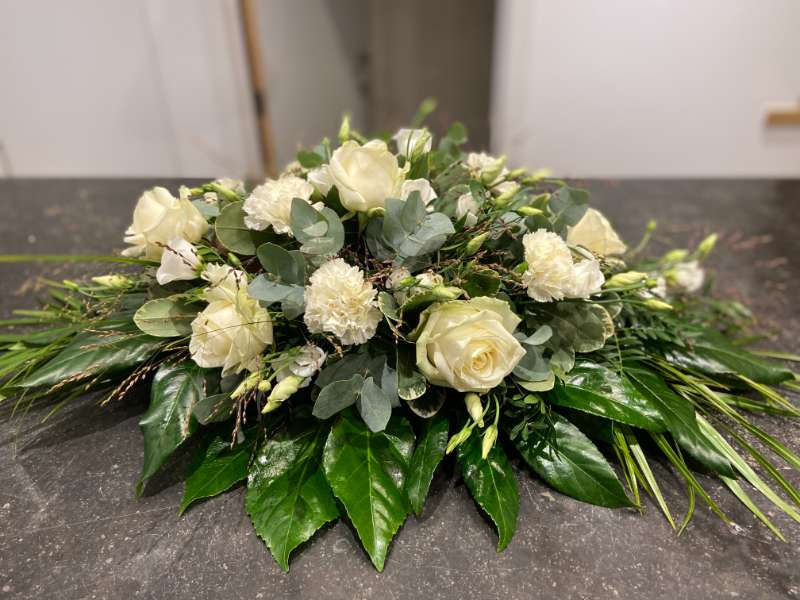 Bloemstuk witte rozen