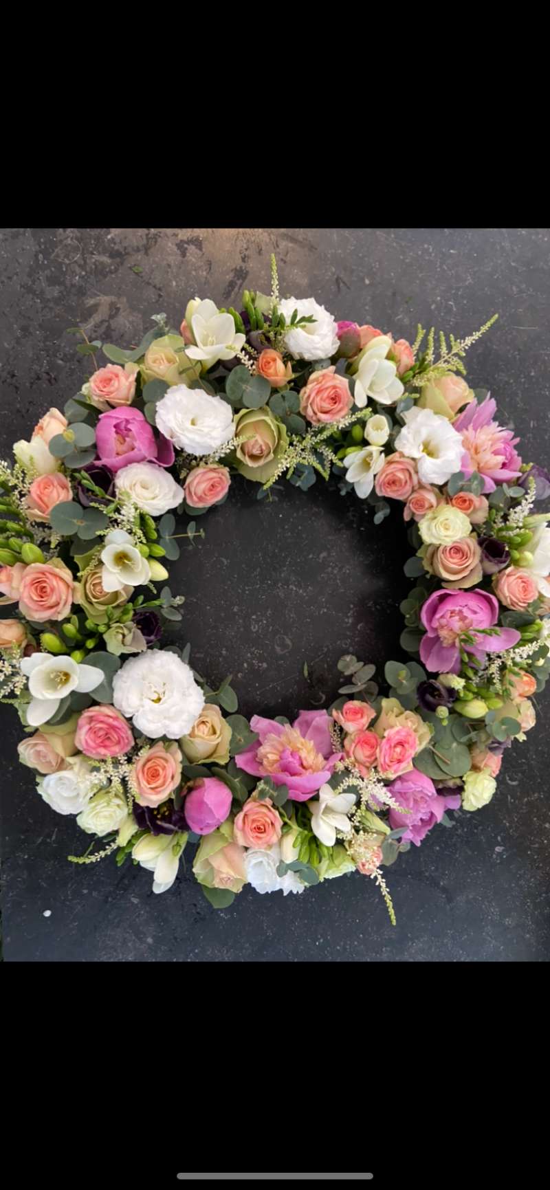 Bloemenkrans roze en witte rozen