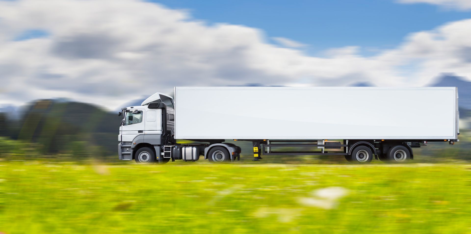 Grand camion de déménagement