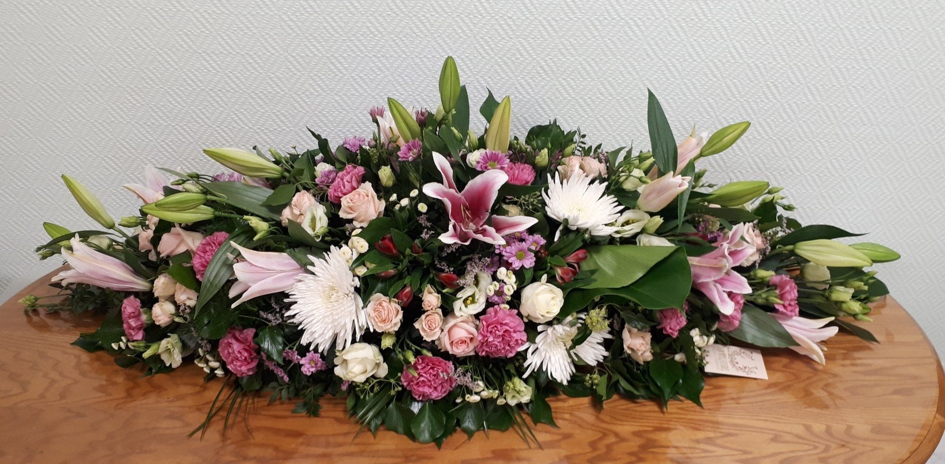 Dessus de cercueil rose