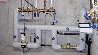 Rohre vom Heizsystem