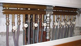 Rohre vom Heizsystem