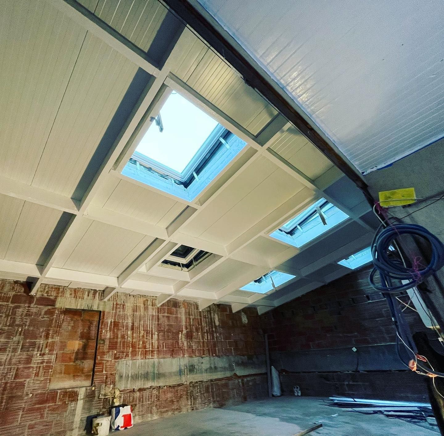 Coffrage d'isolant dans des combles