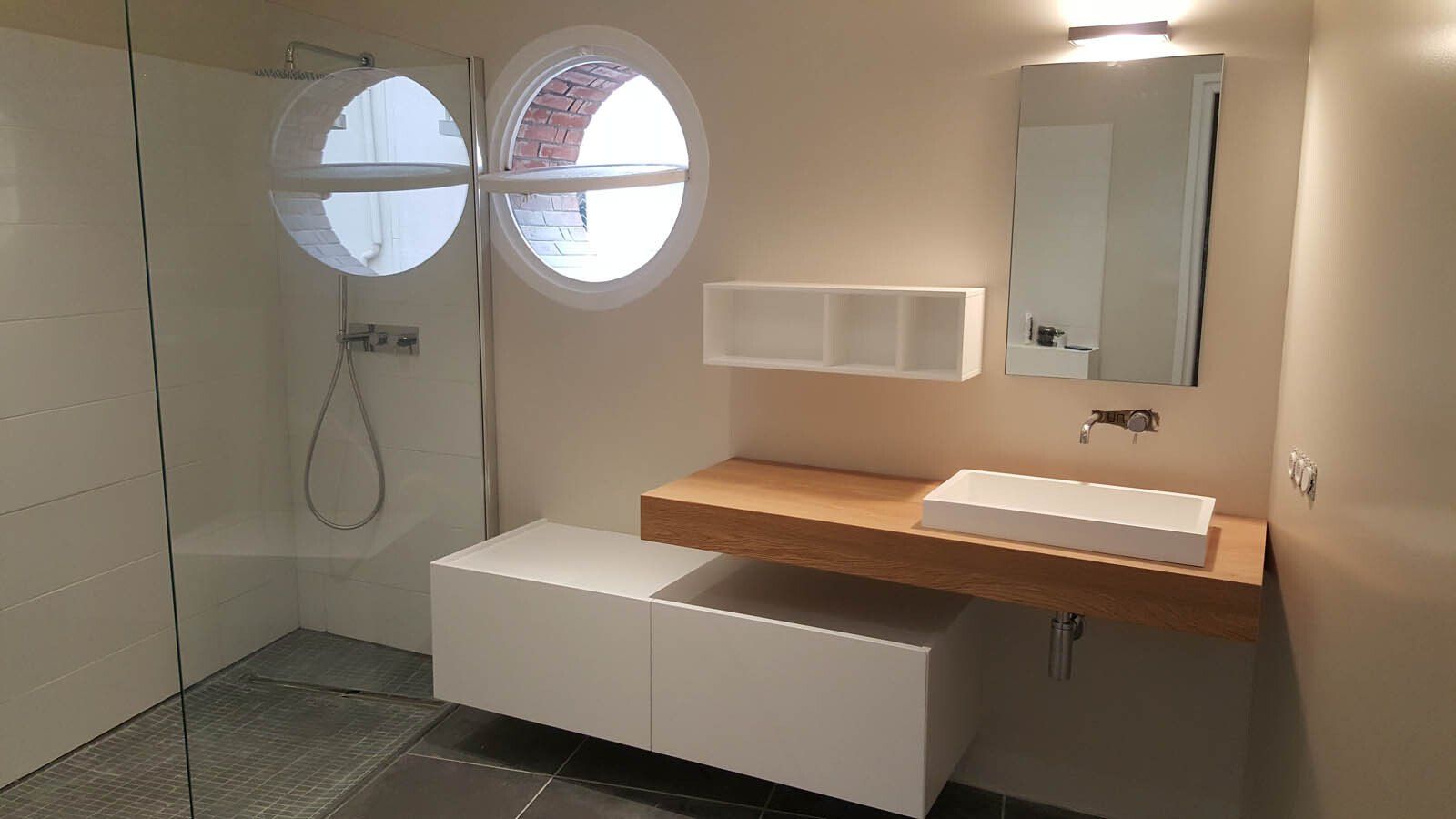 Lavabo d'une salle de bains moderne