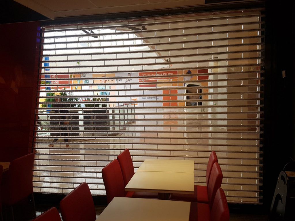 Grille métallique de boutique