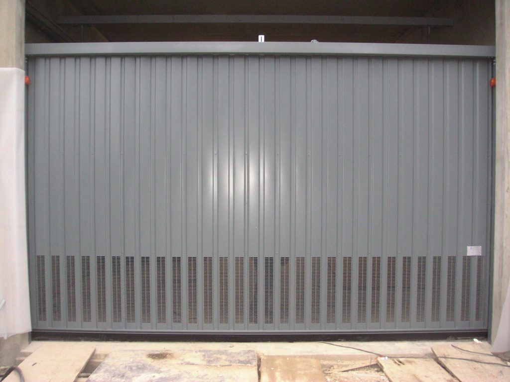 Grille métallique fermée