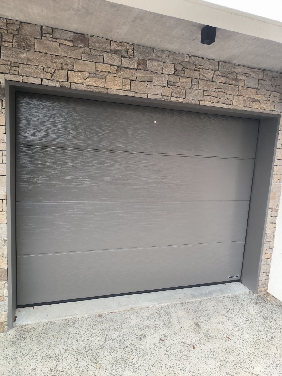 Porte de parking en alu