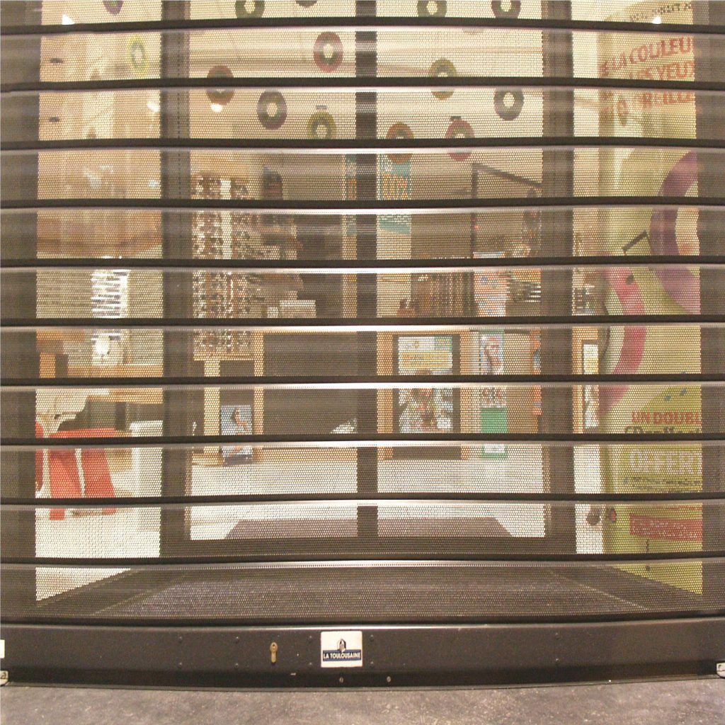 Rideau métallique d'une boutique