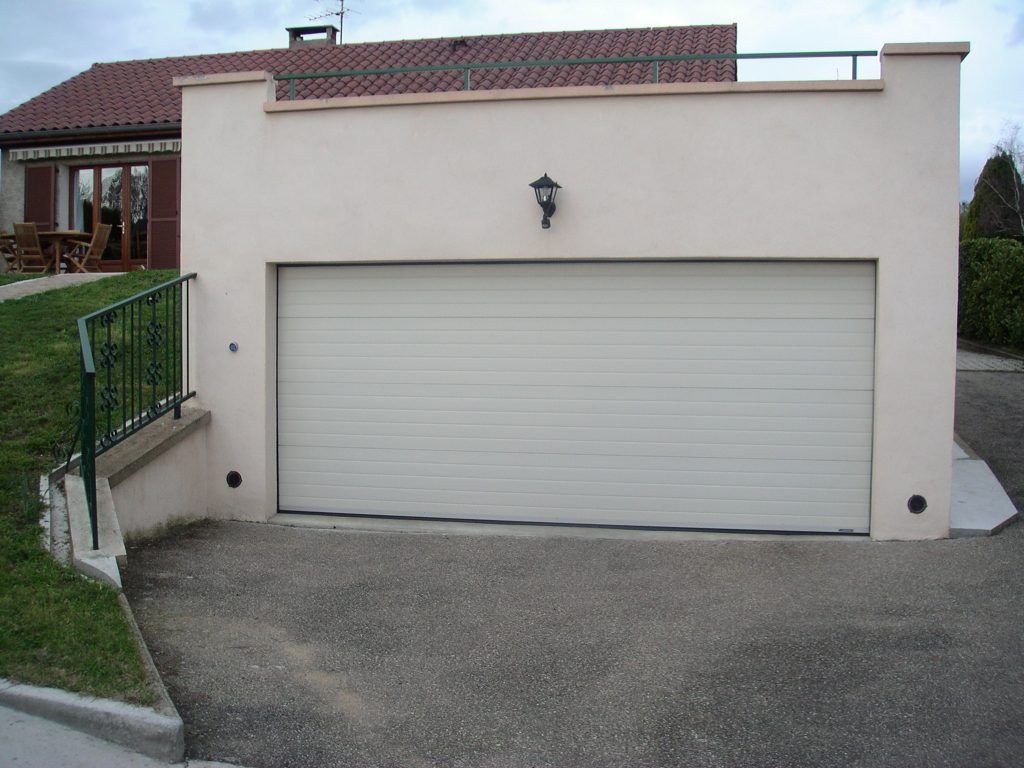 Porte de garage fermée