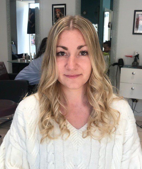 Coiffage avec boucles cheveux longs