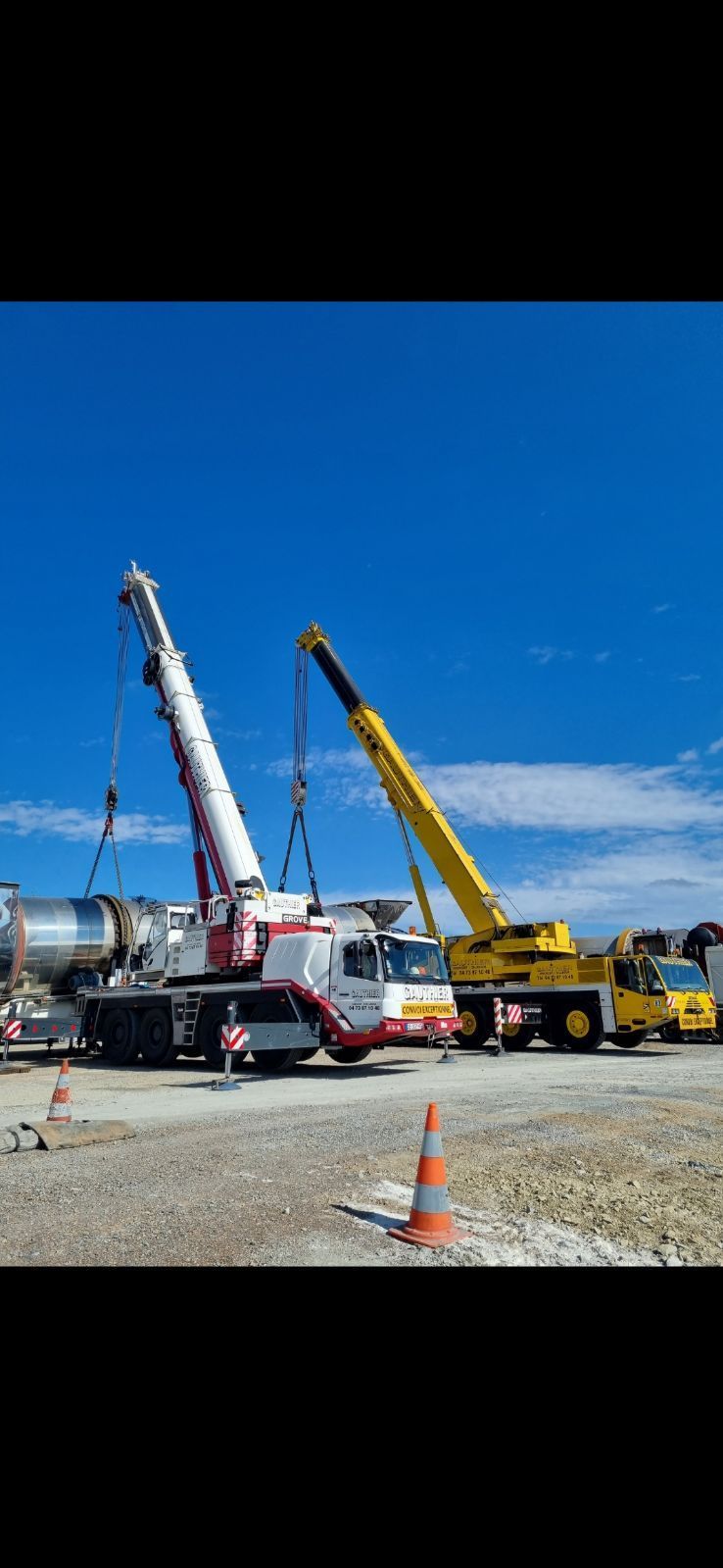 Photo de deux camions de dépannage du Garage Gauthier