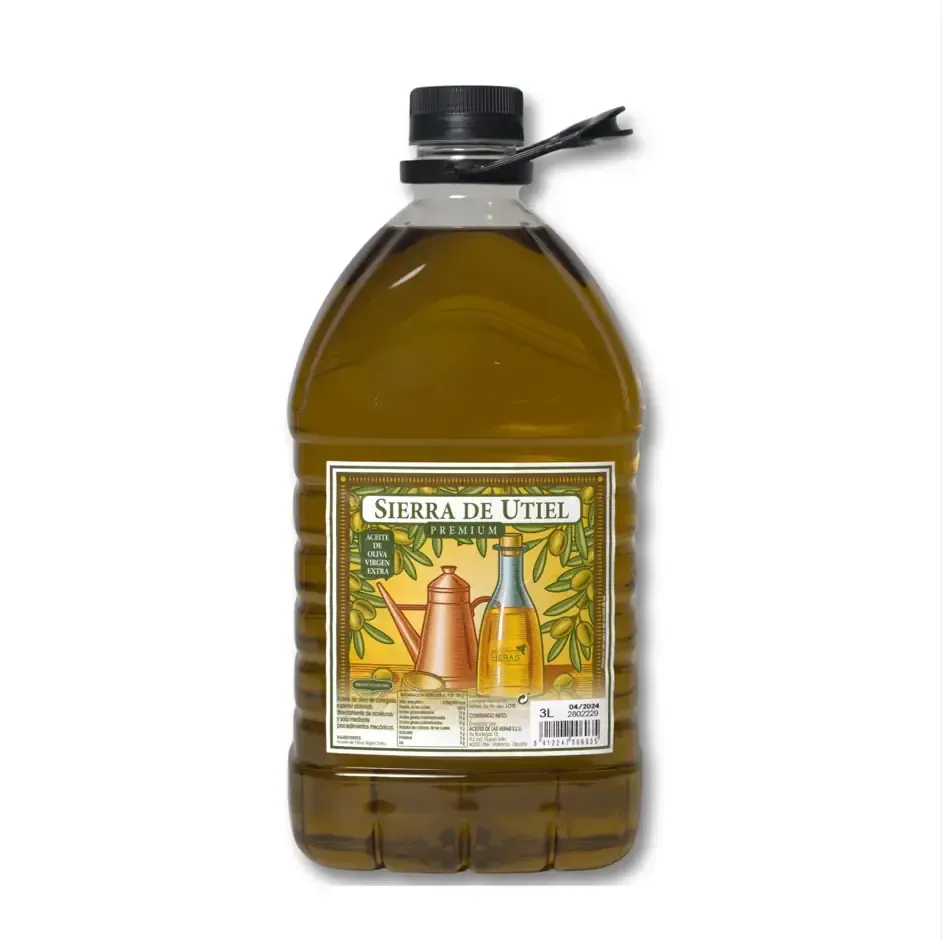 Una botella grande de aceite de oliva etiquetada 