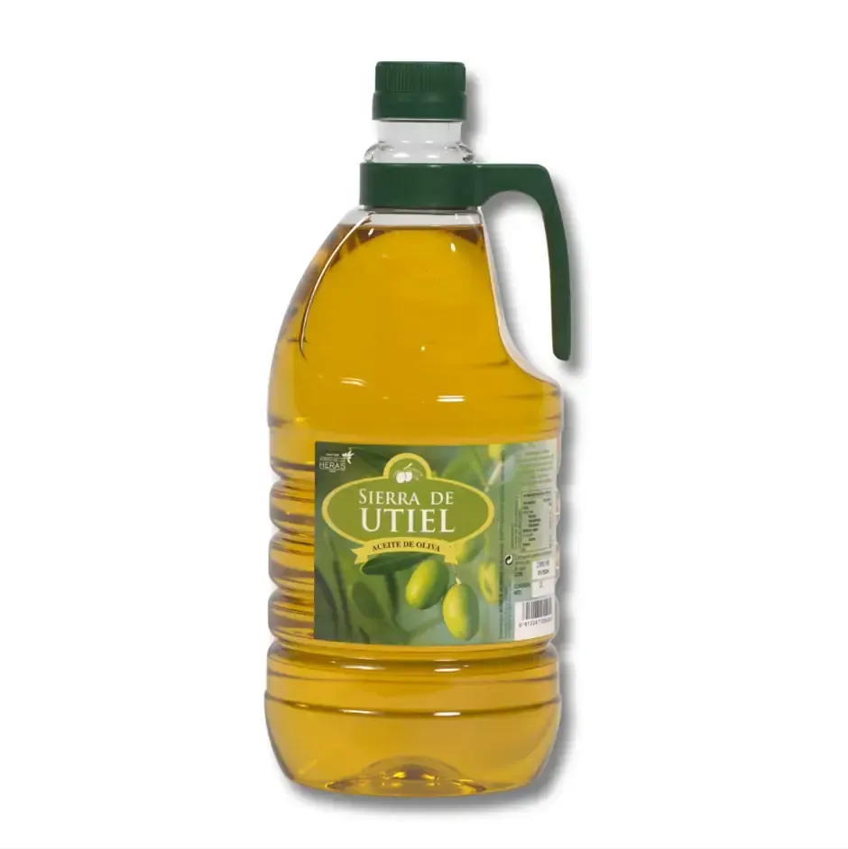 Botella de aceite de oliva, etiqueta verde y amarilla, asa, recipiente de plástico.