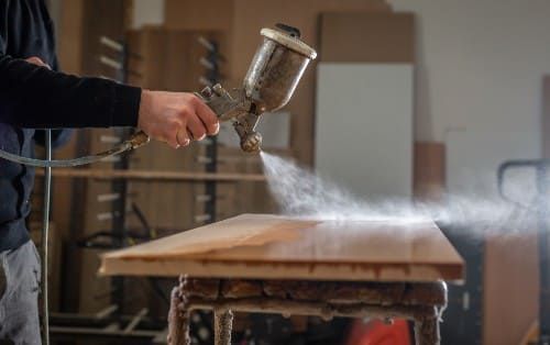 Holzlackierung als Schutz Köln