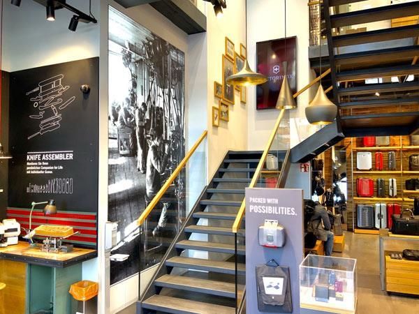 Wandgestaltung Victorinox Store Köln