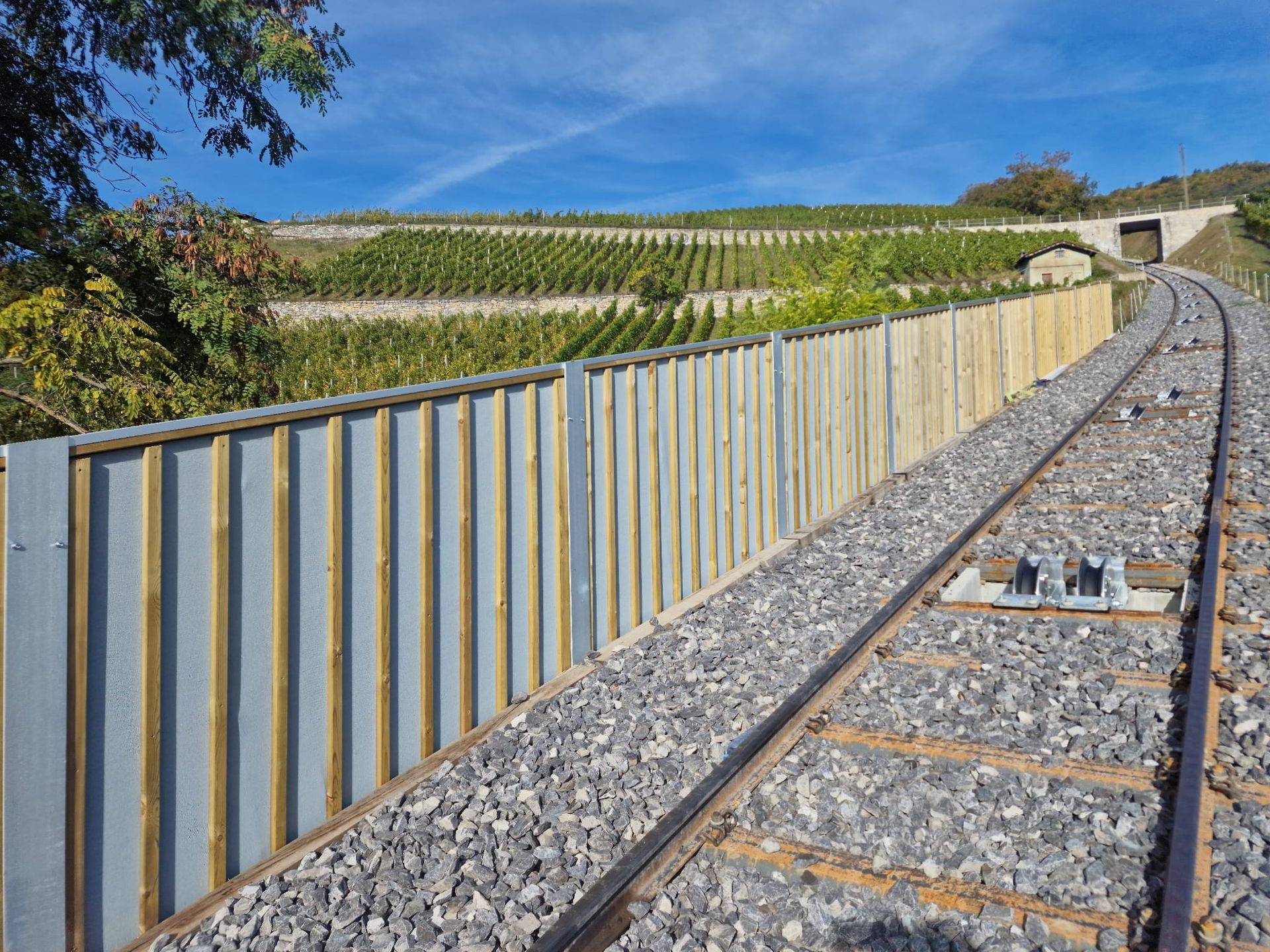 paroi antibruit en bord de route