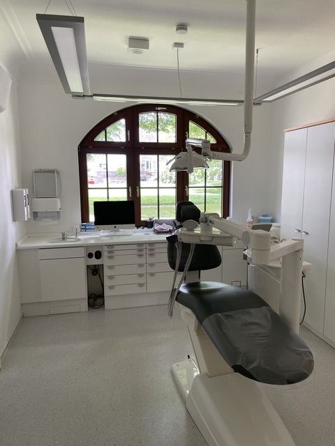 Behandlungszimmer Praxis Dr. med. dent. Claudia Zeiß