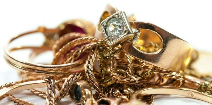 Bijoux en or emmêlés