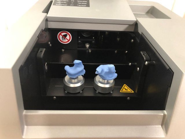 Gerät mit Ohrabdrücken der Hören in Kreuzlingen GmbH