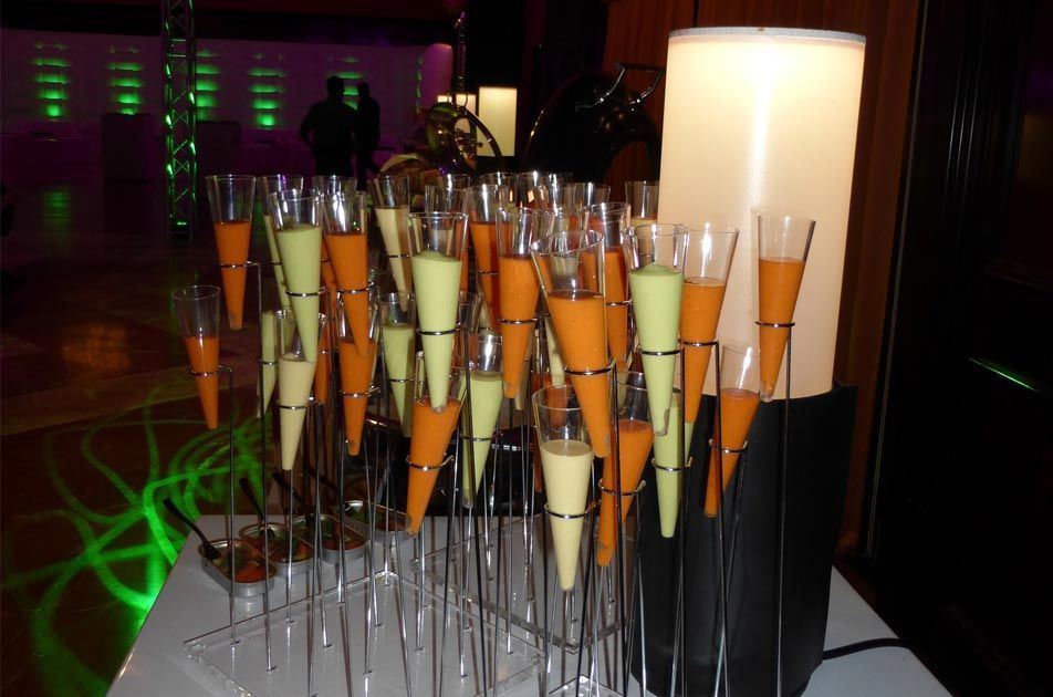 Cocktails  dans des verres spéciaux