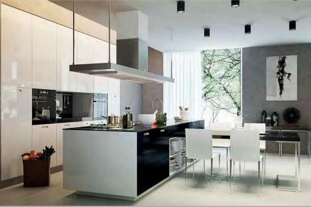 Cocina y comedor modernos en color blanco con isla, detalles en negro y un gran ventanal.