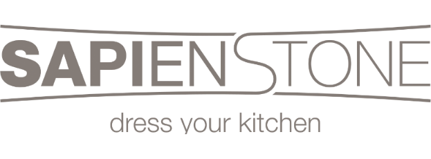 Logotipo de SAPIENSTONE con el lema “Viste tu cocina” en texto gris y beige.