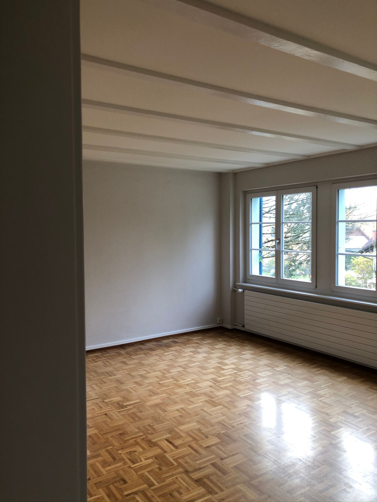 FARBIGE WANDGESTALTUNG