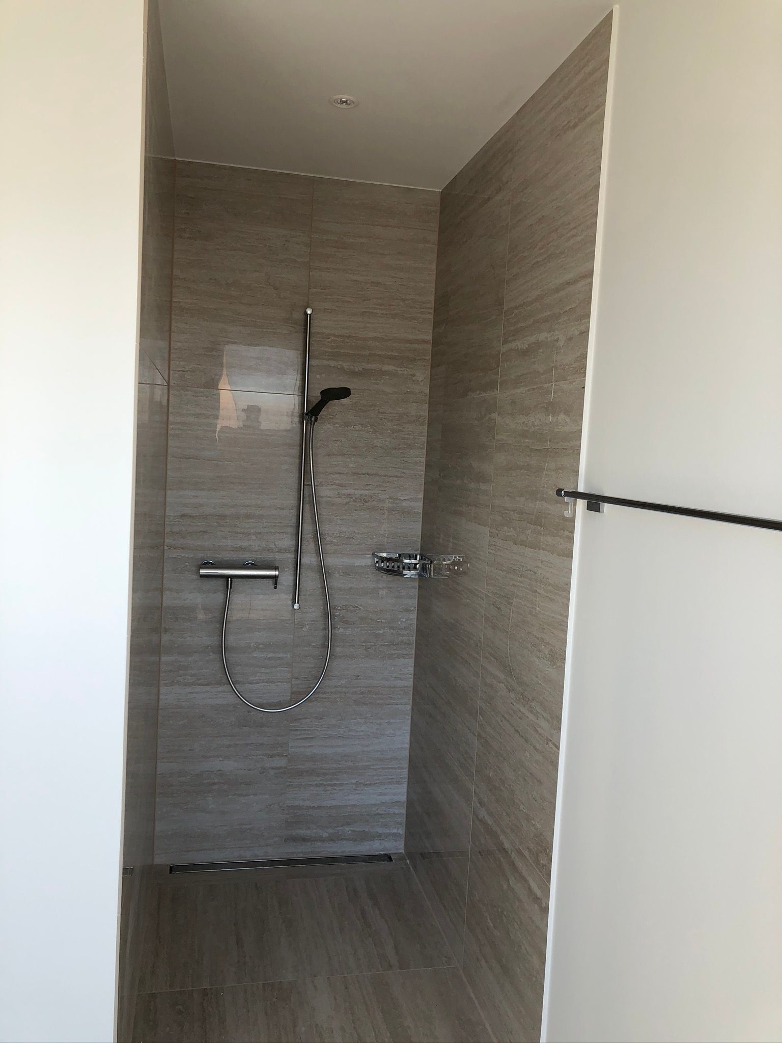 BADEZIMMER MALERARBEITEN