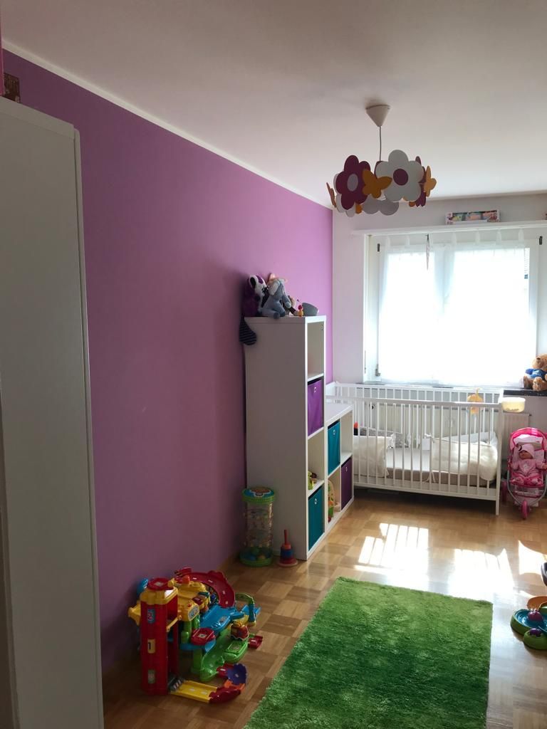 FARBIGE WANDGESTALTUNG