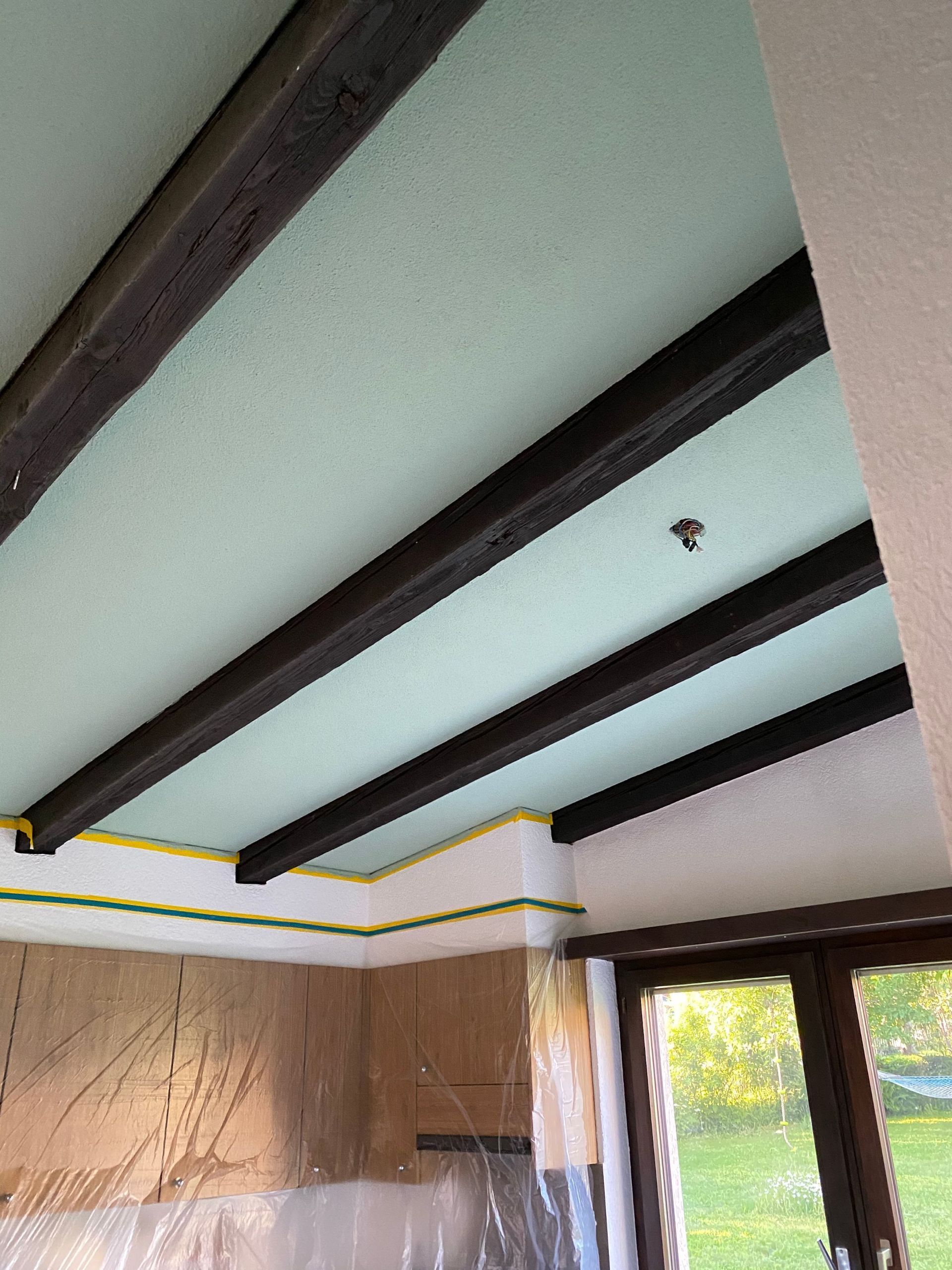 FARBIGE WANDGESTALTUNG