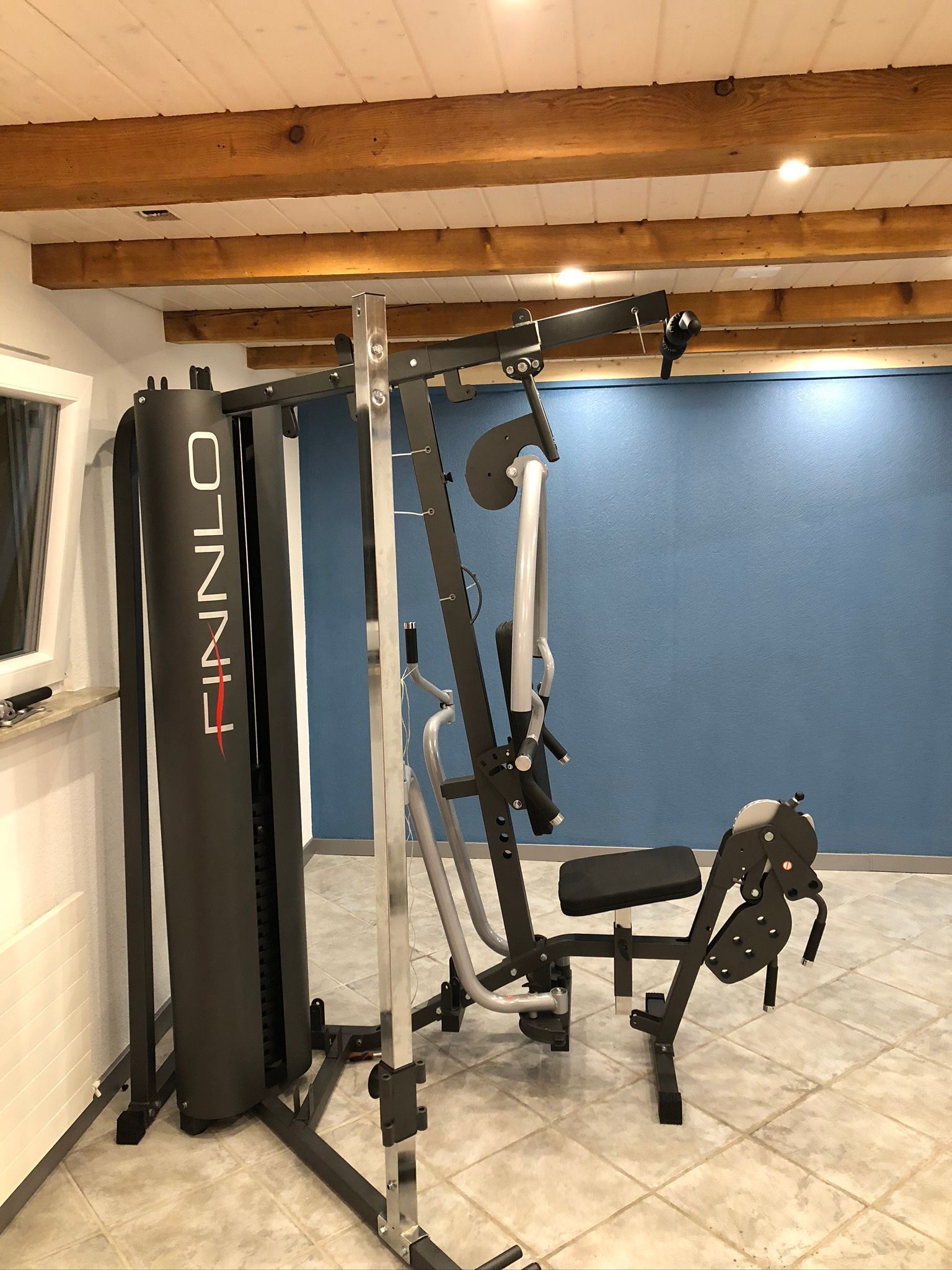 FARBIGE WANDGESTALTUNG