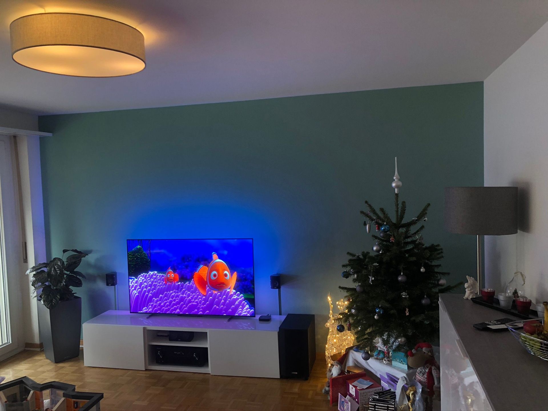 FARBIGE WANDGESTALTUNG